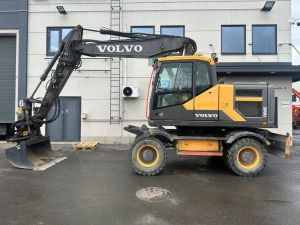 VOLVO EW160E PYÖRITTÄJÄLLÄ, Hjulburna grävmaskiner