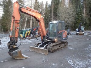 DOOSAN Solar 75 V pyörittäjä+rautatelat