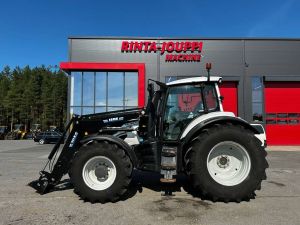 Valtra T 214 / Hyvin varusteltu, Pienet tunnit!