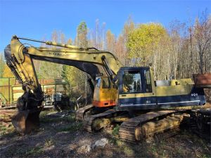 Komatsu PC240LC-3, Kallistuva luiskakauha