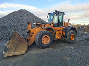 CASE 821 E, Колесные погрузчики