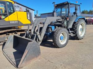 FORD 4630 4WD ETUKUORMAAJALLA, Tractors