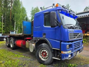 Volvo FM12 6X2 Vaijerivaihtolava-auto