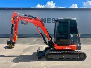 KUBOTA KX060-5 PYÖRITTÄJÄLLÄ, Мини-экскаваторы