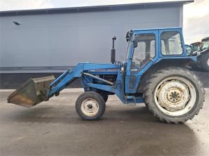Ford 5000 ETUKUORMAAJALLA