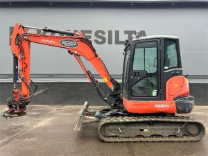 Kubota KX057-4 PYÖRITTÄJÄLLÄ, Minikaivukoneet < 7t