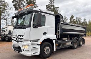 Mercedes-Benz Arocs 2635, 3-akselinen