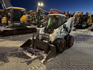 Bobcat S 300 / Kauha, Piikit, Lisähydrauliikka