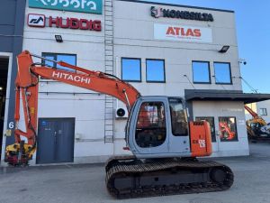 HITACHI EX 135 USR pyörittäjällä