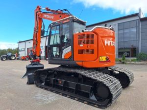 Hitachi ZX135USL-7 JATKETTU SUOALUSTA PUSKULEVYLLÄ