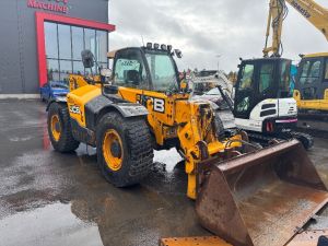 JCB 550-80 / Kauha, Hyd-piikit, Rasvari, Teleskoplastare