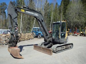 Volvo ECR 88 D pyörittäjällä