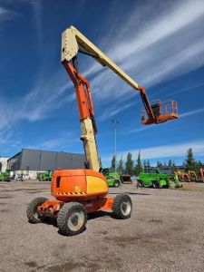 JLG 600 AJ, Itsekulkevat henkilönostimet