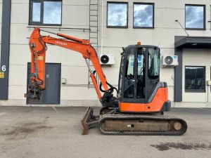 HITACHI ZX50U-2 PYÖRITTÄJÄLLÄ, Minigrävare < 7t