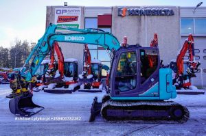 KOBELCO SK75SR-3E PYÖRITTÄJÄLLÄ