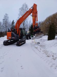 HITACHI ZX 135 US-6 / Pyörittäjä, Rasvari, Tulossa!