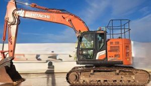 Hitachi ZX225USLC-7