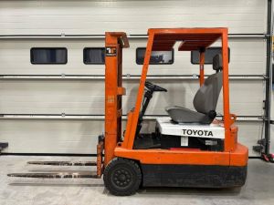 TOYOTA FBE 18, Electric trucks / counterbalanced lift