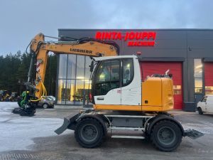 LIEBHERR 913 compact / Myyty, Sold, Hjulburna grävmaskiner