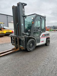 NISSAN WG1F4A50Y, Dieseltruckar