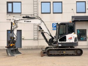 BOBCAT E 85 Engcon pihdeillä, Средние экскаваторы