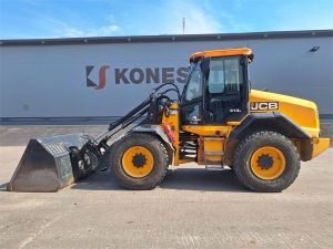 JCB 413S LUMIKAUHALLA, Pyöräkuormaajat
