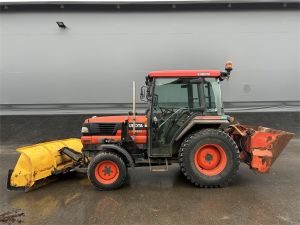 KUBOTA L 3600 AURA JA HIEKOTIN, City / traffic tractors