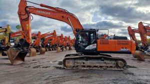 HITACHI ZX350LC-6, Гусеничные экскаваторы