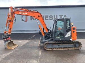 HITACHI ZX85USB-5 PYÖRITTÄJÄLLÄ, Midi excavators 7t - 12t