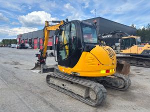 JCB 8080 / Pyörittäjä, 2 kauhaa, Lämmitin