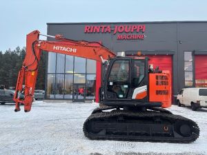 HITACHI ZX 135 US-7 / HW-Metsäalusta, Rasvari, Stage V, Crawler excavators