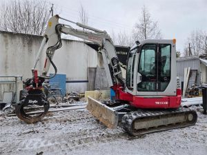 Takeuchi TB153FR, Rototilt, Rammer, 2 kouraa, 3 kauhaa