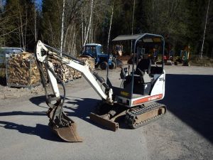 Bobcat 323