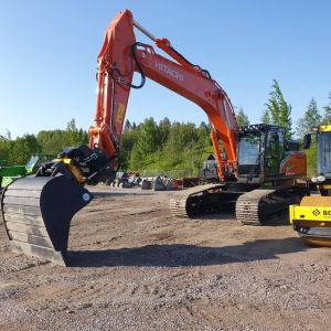 Hitachi ZX300LC, Telakaivukoneet