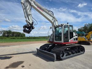 Takeuchi TB3150R Metsäalusta