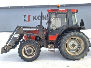 Case IH 4230 XL ETUKUORMAAJALLA