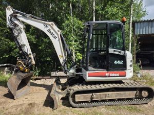 Bobcat 442