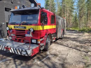 Scania 82 M Huoltoauto / hinausauto