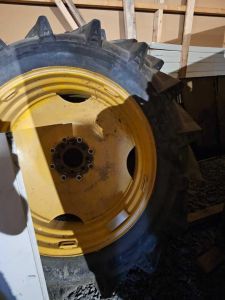 [OTHER] 2 kpl 600/55-38 renkaita vanteineen, Other agricultural machines