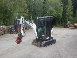 Bobcat E 20 pyörittäjällä, Minikaivukoneet < 7t