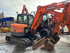 Doosan DX 62 R / Engcon, 2 Kauhaa, Rasvari, Lämmitin