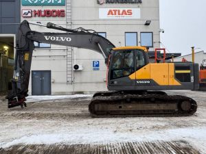 VOLVO EC220E PYÖRITTÄJÄLLÄ