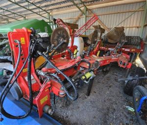 AKPIL KM1803+1h 3-siipiset kääntöaurat, Other agricultural machines