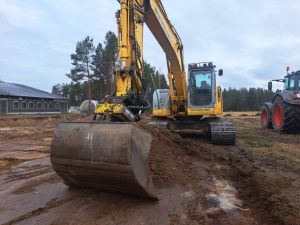 NEW HOLLAND Kobelco E225 BSR