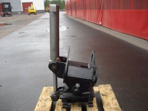 [Other] Kallistuva pikaliitin Kärsä S45 6-9tn koneet, Kauhat / rototiltit /  kiinnittimet