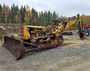CAT D4C, Hyster B55L kaivulaite, Dozers