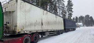 KRAKER kylkiaukeava kävelevä lattia, Wood chips trailers / walking floor