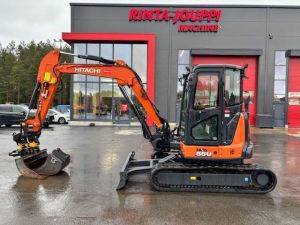 Hitachi ZX 55 U-6 / Engcon + Pihdit, Rasvari , 3 Kauhaa