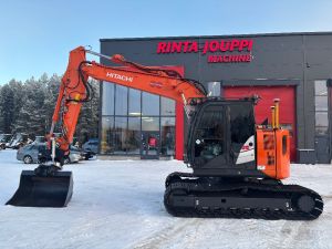 Hitachi ZX 135 US / Engcon, Novatron, Rasvari, Ym