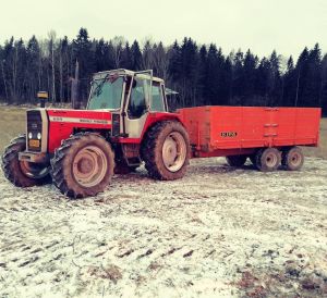 Massey Ferguson 699 varustepaketilla